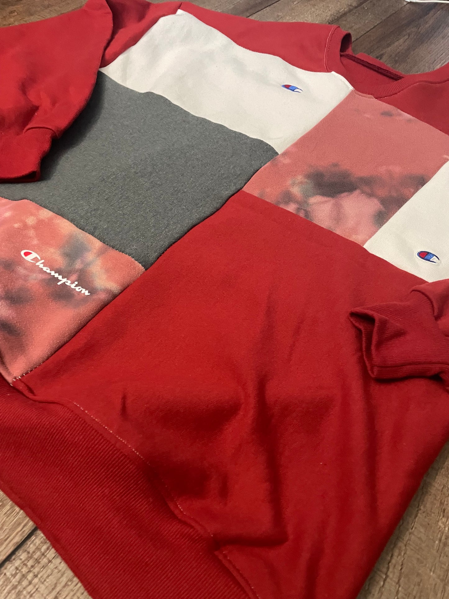 Champ Cubed Crewneck