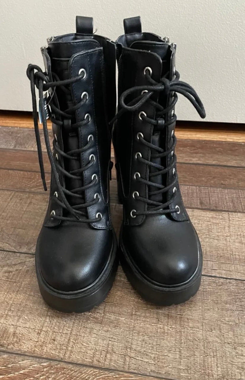 GBG Los Angeles Boots NWT