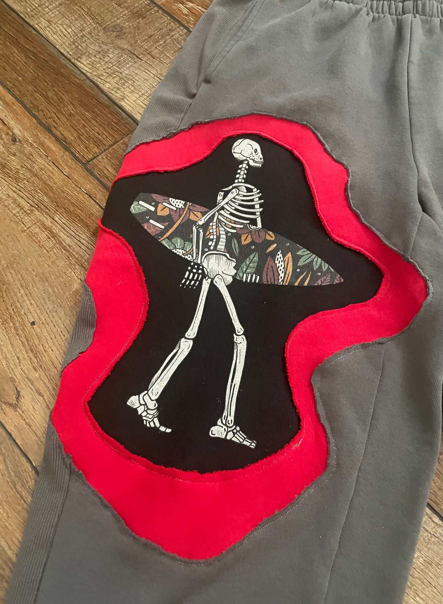 Skelly Surf Sweats