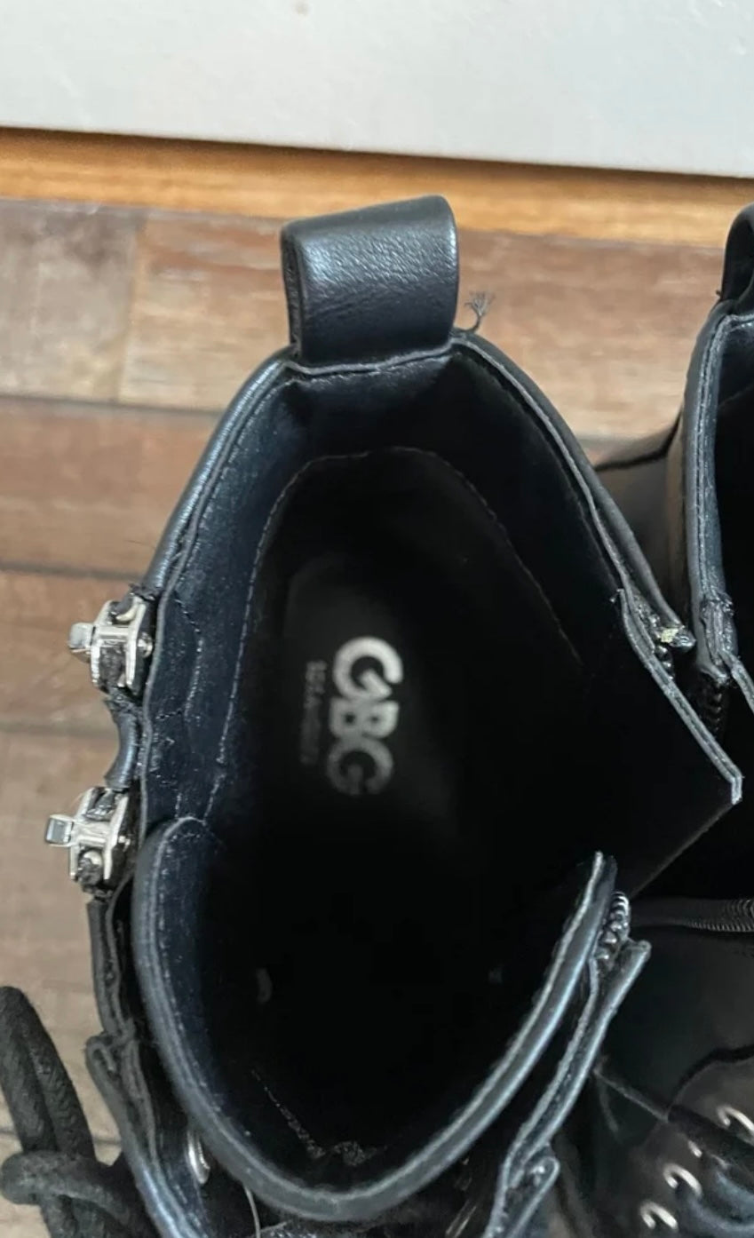GBG Los Angeles Boots NWT
